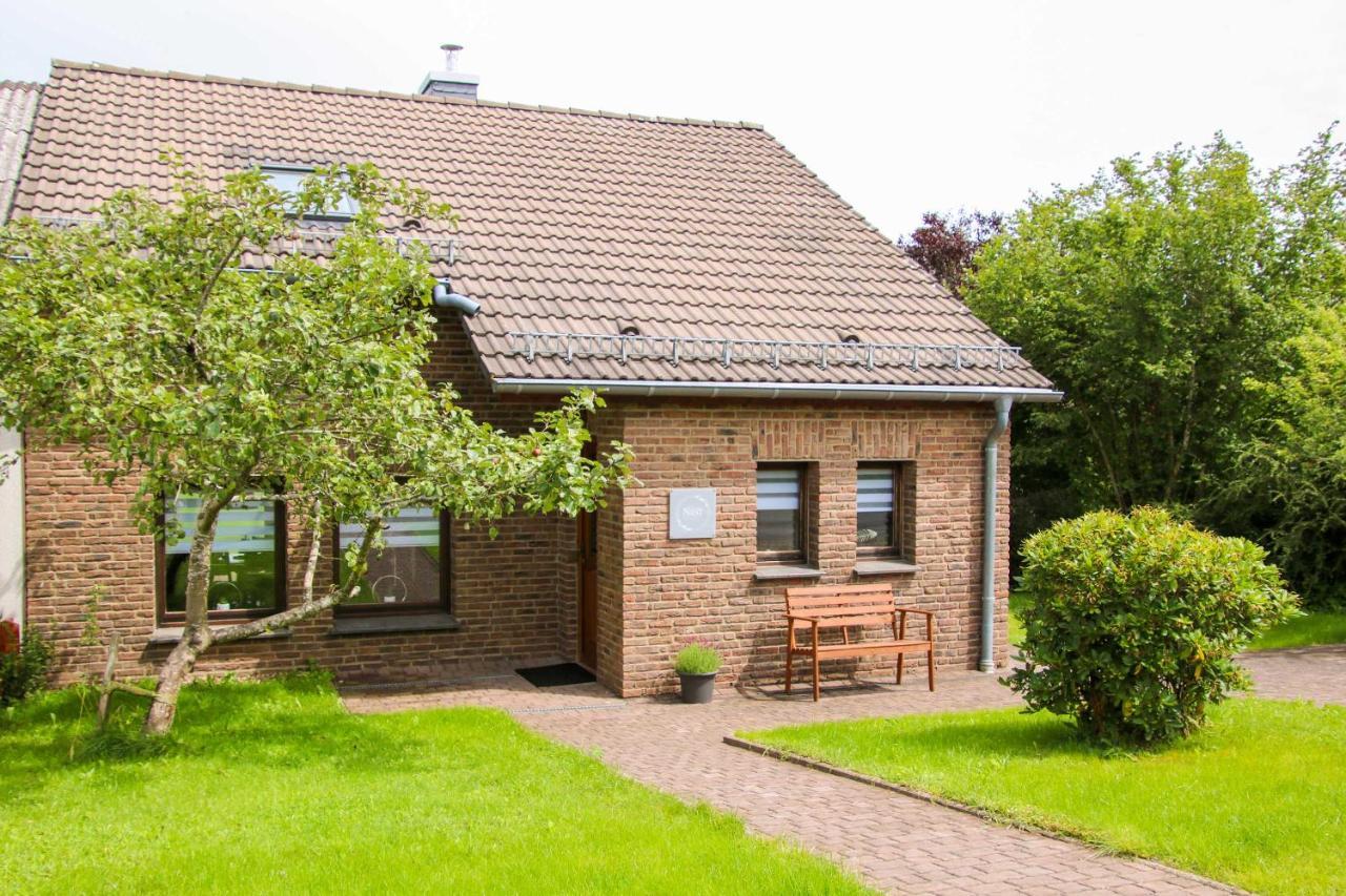 Ferienhaus Eifelnest Scheid  ภายนอก รูปภาพ